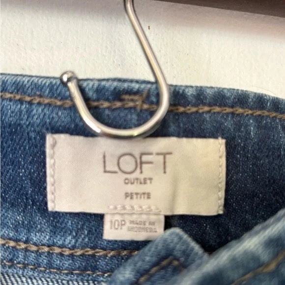 LOFT Denim Button Down Midi A-Line Skirt Size 10 petite NWOT - Picture 2 of 3